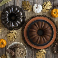 Molde Original Bundt Pan - Nordic Ware
