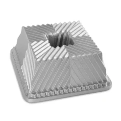 Molde Squared pan Nordic Ware