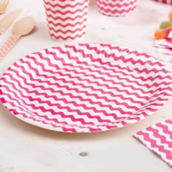 Platos Rosas con Rayas Onduladas