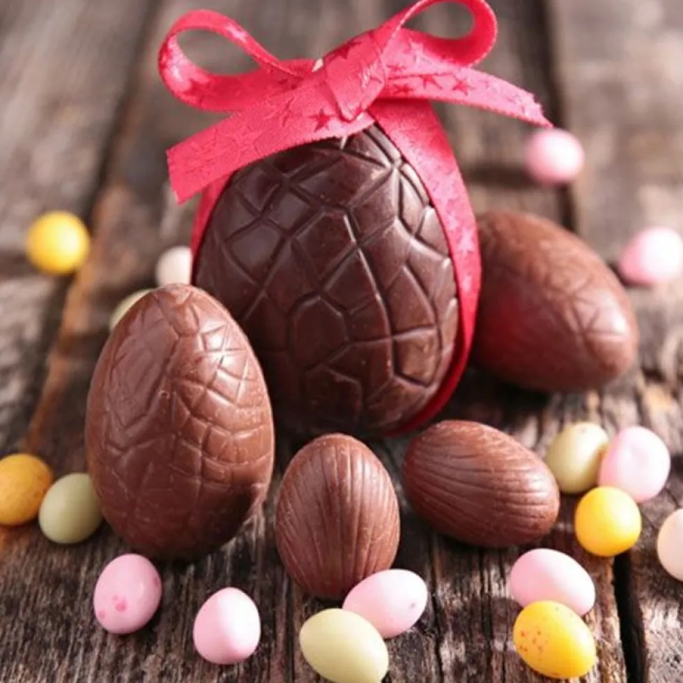 Set de 2 Moldes para Chocolate Huevo de Pascua 8,7 cm